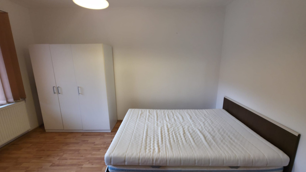Apartament cu 2 camere semidecomandat, Str. Hameiului 3 