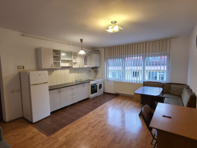 Apartament cu 2 camere semidecomandat, Str. Hameiului 3 