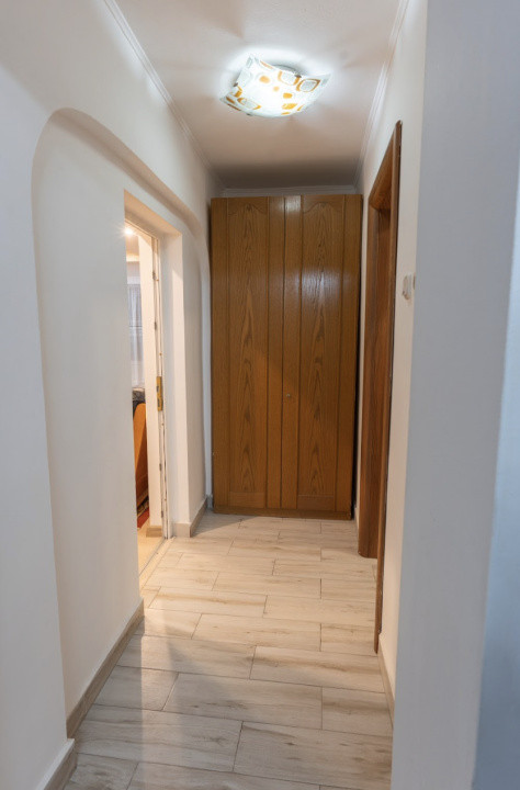 Pensiune Turistică cu Sala de Mese + Casă de Locuit în Cristesti 