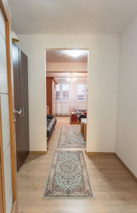 Pensiune Turistică cu Sala de Mese + Casă de Locuit în Cristesti 