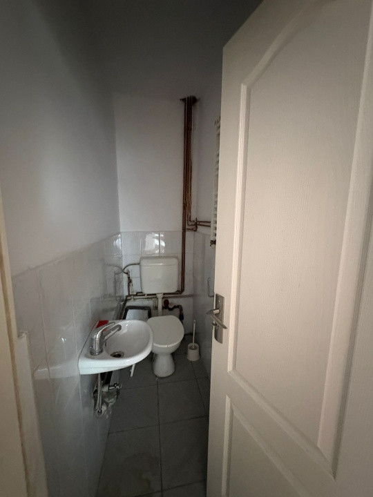 Spatiu comercial stradal cu vitrina, GH. DOJA - expunere excelenta!