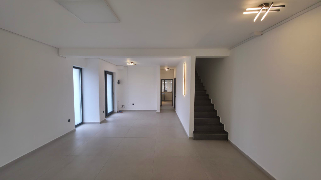 Spatiu Premium în Duplex pentru birou: 6 Camere, Infrastructură IT, Parcare