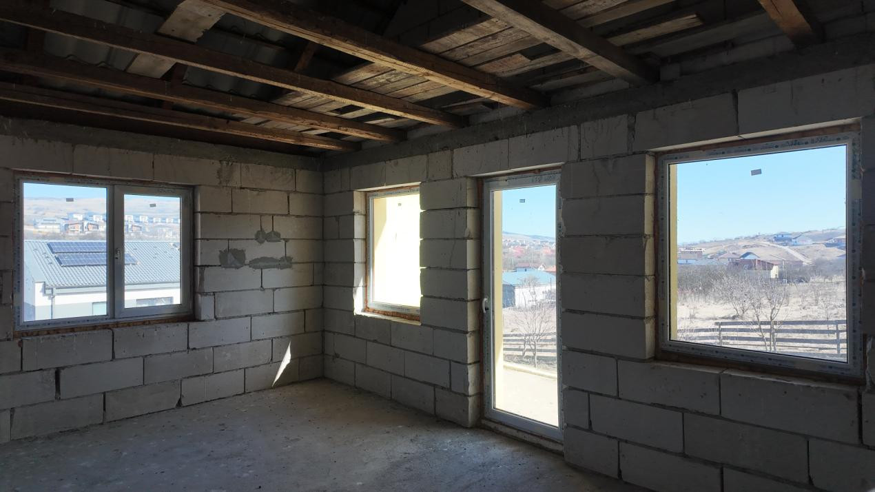 Casă individuală pe 1000 mp teren la preț de duplex:  Strada Iris, Chinteni