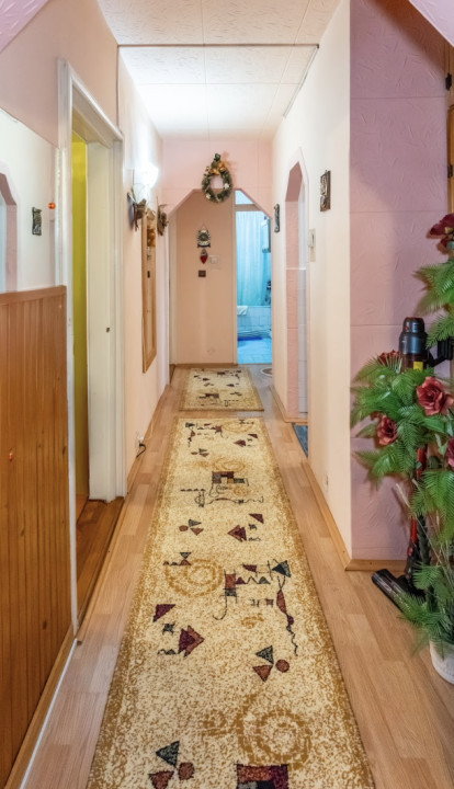 Apartament Luminos și Îngrijit cu 3 Camere + 2 Băi – Vedere Panoramică