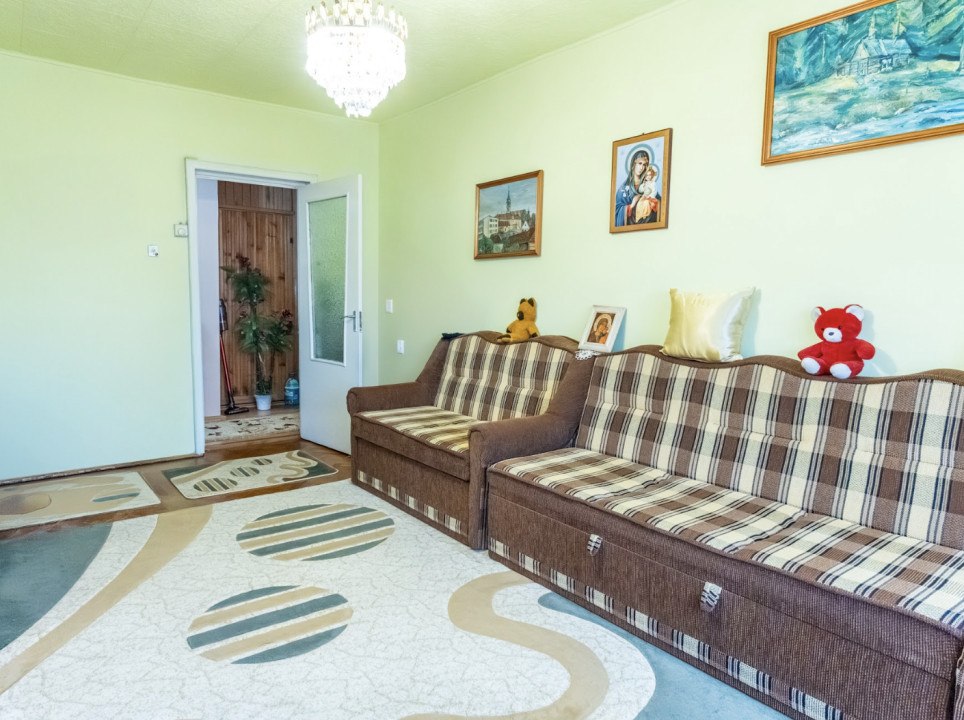Apartament Luminos și Îngrijit cu 3 Camere + 2 Băi – Vedere Panoramică