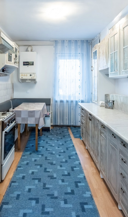 Apartament Luminos și Îngrijit cu 3 Camere + 2 Băi – Vedere Panoramică