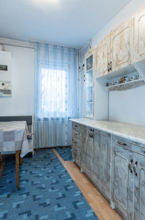 Apartament Luminos și Îngrijit cu 3 Camere + 2 Băi – Vedere Panoramică