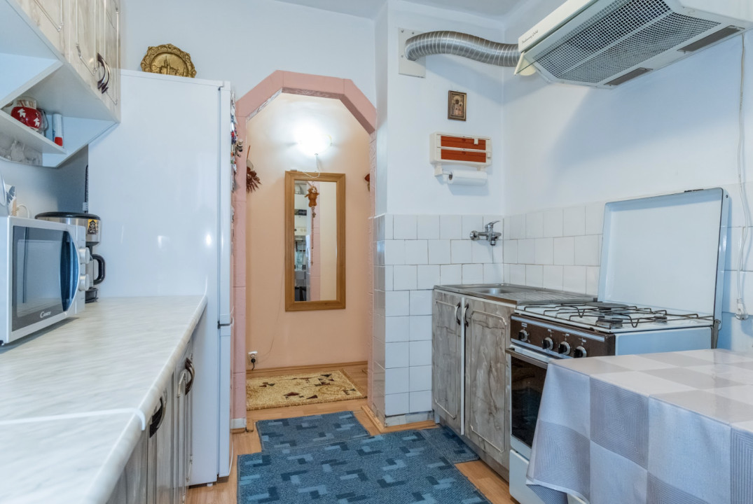 Apartament Luminos și Îngrijit cu 3 Camere + 2 Băi – Vedere Panoramică