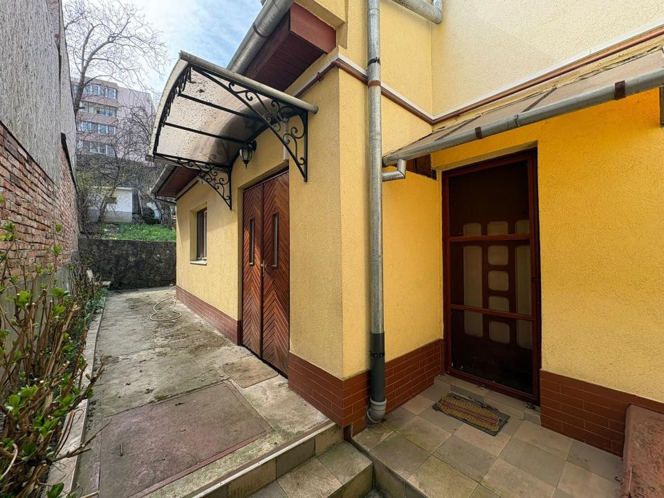 Casa 300 mpc - 670 mp teren - 10 minute pe jos de Mures Mall!