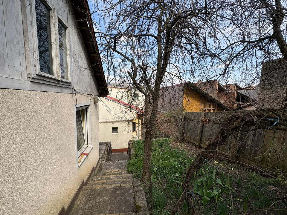 Casa 300 mpc - 670 mp teren - 10 minute pe jos de Mures Mall!