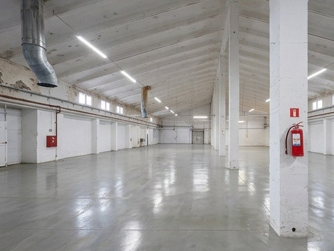 Spatii - logistic sau productie - UNGHENI - acces TIR - de la 409 mp la 2112 mp!