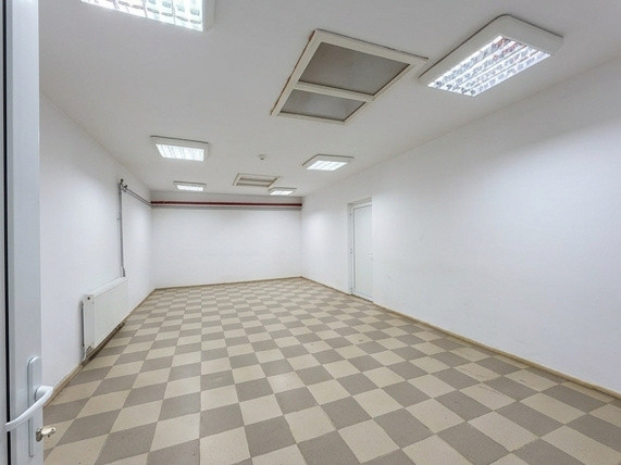 Spatii - logistic sau productie - UNGHENI - acces TIR - de la 409 mp la 2112 mp!