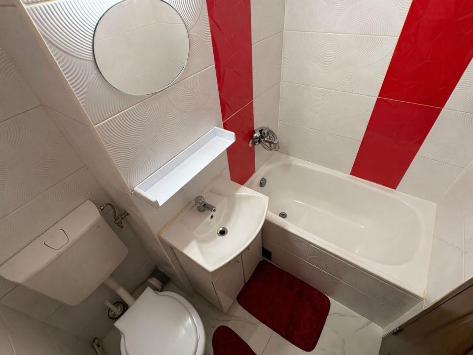 Apartament primitor si renovat, la parterul unui bloc inconjurat de verdeata!