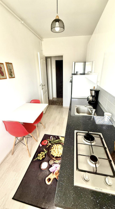 Apartament 2 camere, cochet și luminos, în zona excelenta în Dambu 
