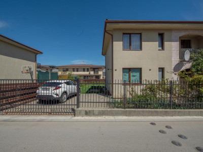 Duplex cu Teren Generos și Birou – Str. Urușagului 113R